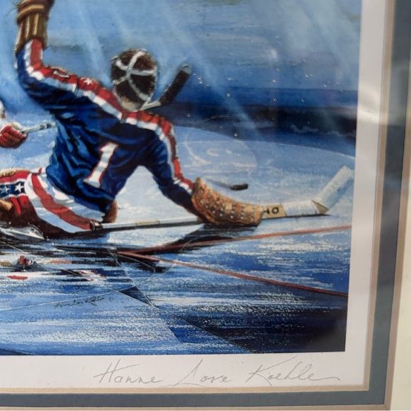Wayne Gretzky: Framed print of Canada vs US Olympic Hockey Painting SIGNED - Picture 6 of 8